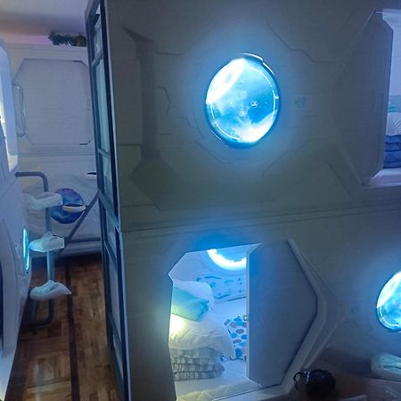 Panda Victor Space Capsule Hostel-Neo Nomad Beograd Eksteriør bilde
